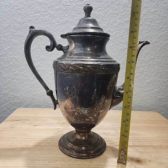 Vtg Wm. Rogers Son Silver Tone Coffee tea Pot Kettle Spring Flowers Collection.